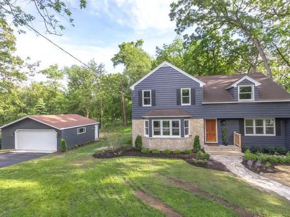 225 Waubun DRIVE, Fontana, WI 53125