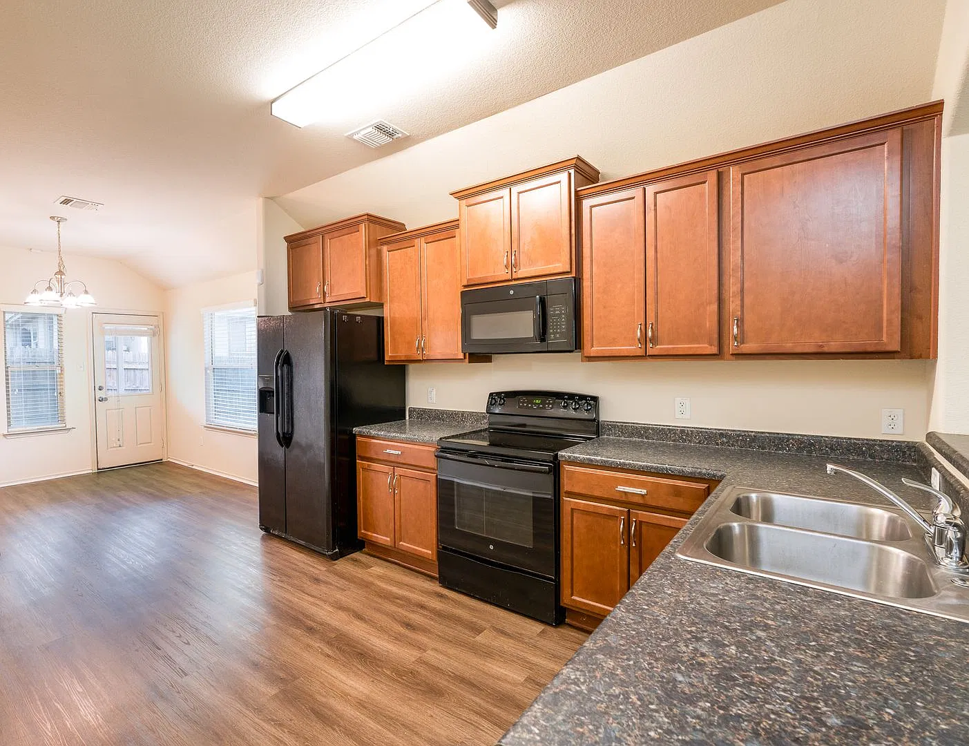 217 Azurite Dr, Jarrell, Texas 76537 — Photo 3