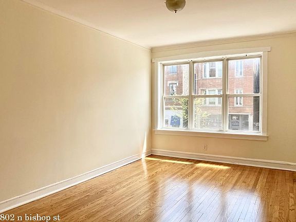 5th image of 802 N Bishop St #1414