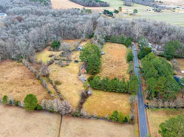 4500 Backwoods Rd, Chesapeake, VA 23322