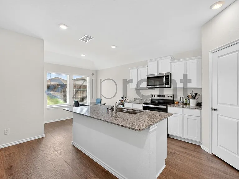 3923 Mountain Dr — Photo 12