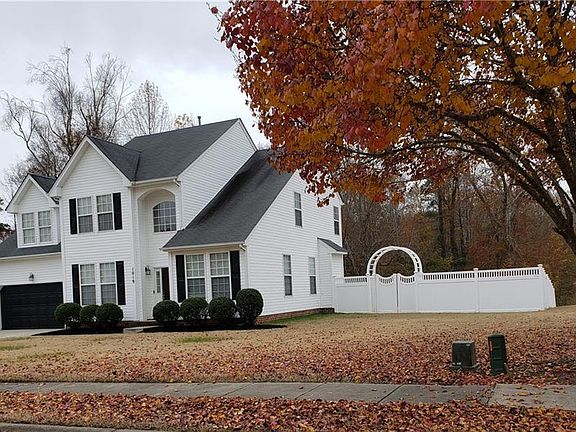 3rd image of 1019 Sawtooth Dr