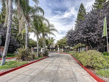 Eaglewood Apartments