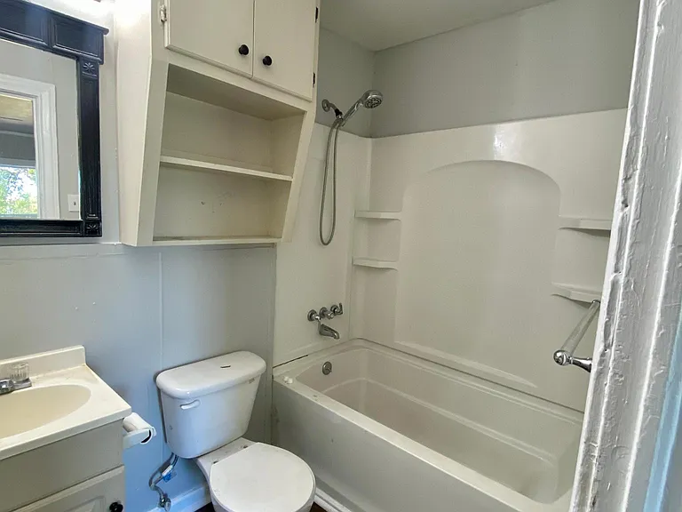 2211 Bagby Ave — Photo 11