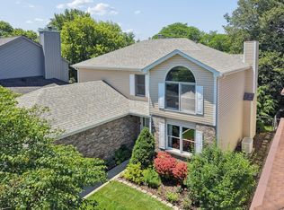 428 Lindley Ave, Westmont, IL 60559