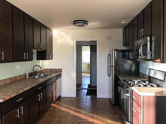 2nd image of 801 E Miner St Unit 3D