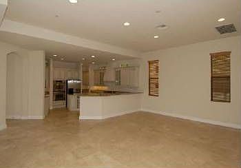 4th image of 1065 Wellington Ct