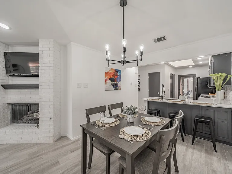 8901 Thompson Cir — Photo 16