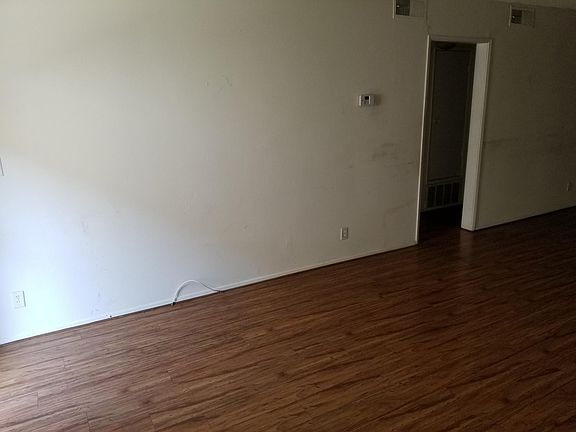 5th image of 6041 Whitsett Ave APT 102