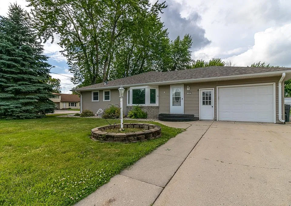 Meadow Ln