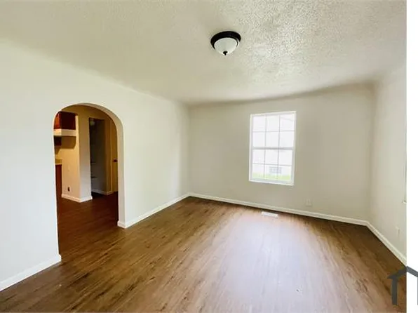 23 Gloria St, Cahokia, IL 62206