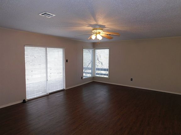 2nd image of 9571 Brookhollow Dr