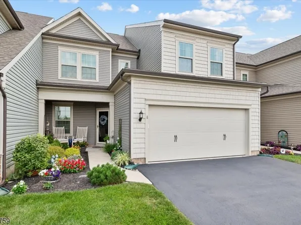 8 Farella Road, Raritan Twp., NJ 08822