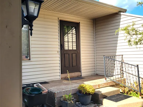 25721 Adams Ct Unit 6, South Lyon, MI 48178