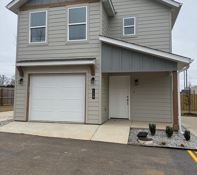 1st image of 158 Copper Oaks Dr