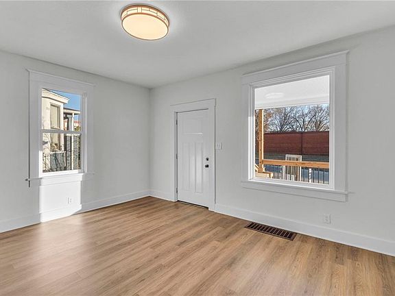 4th image of 718 Osage St