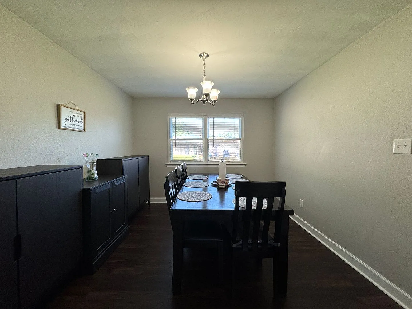 Spacious Home with Two Living Areas, Fenced Backyard & 2-Car Garage — Photo 4