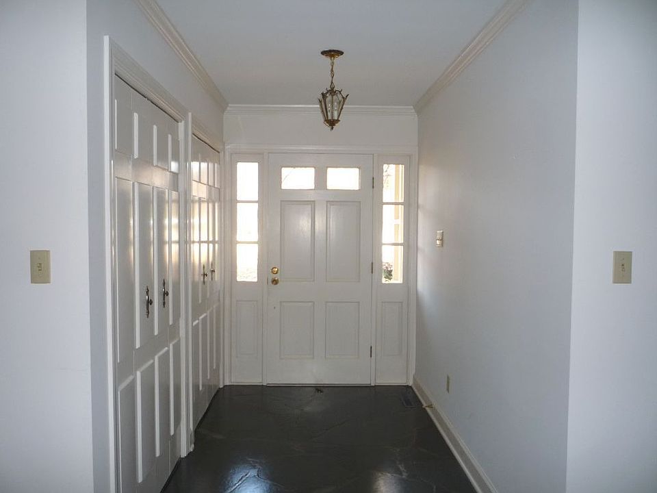 2nd image of 507 Deauville Rd
