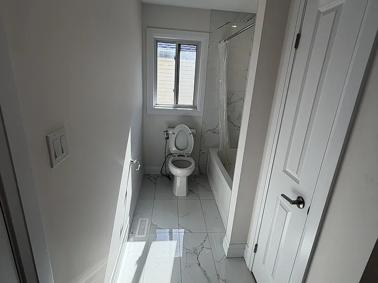 2910 Biddulph St #UPPER — Photo 17
