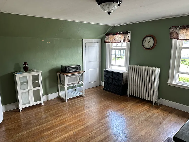84 Court St — Photo 7