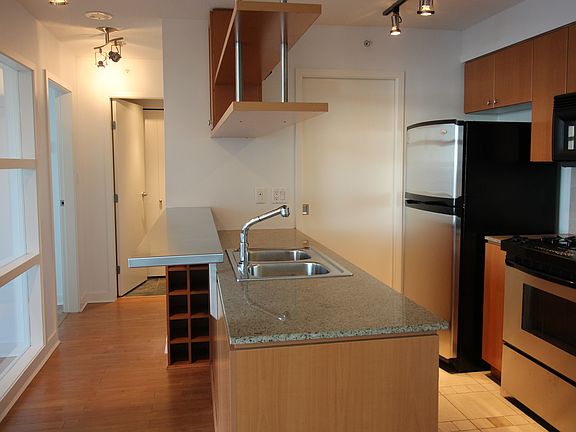 2nd image of 1495 Richards St #901