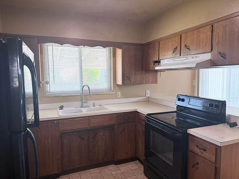 1419 Prado Dr — Photo 8