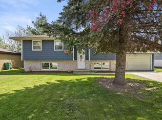 7555 Hendricks St, Merrillville, IN 46410