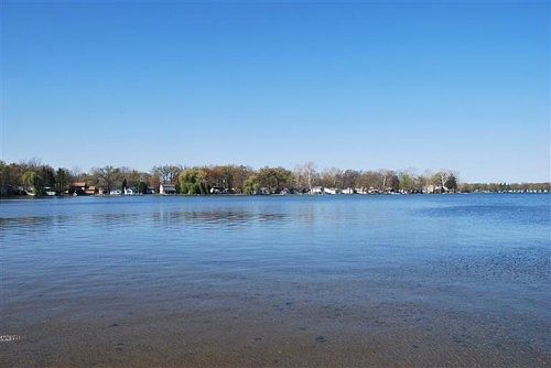 3rd image of 9150 Long Lake Dr E