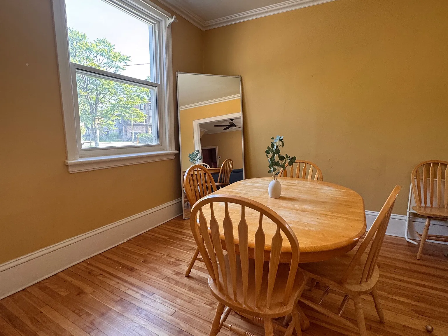 3 bed, $3,300 — Photo 4