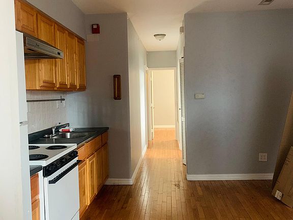 3rd image of 1427 Wharton St Floor 3