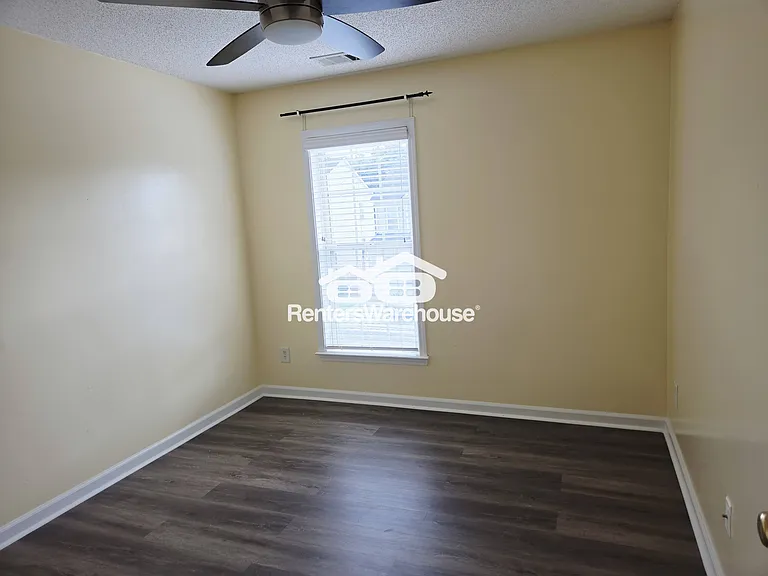 223 Regent Sq — Photo 16