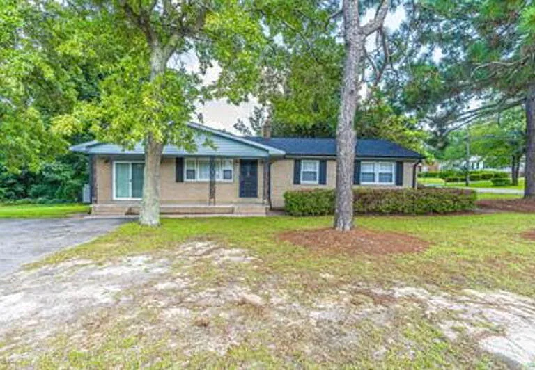 205 N Glover St — Photo 2