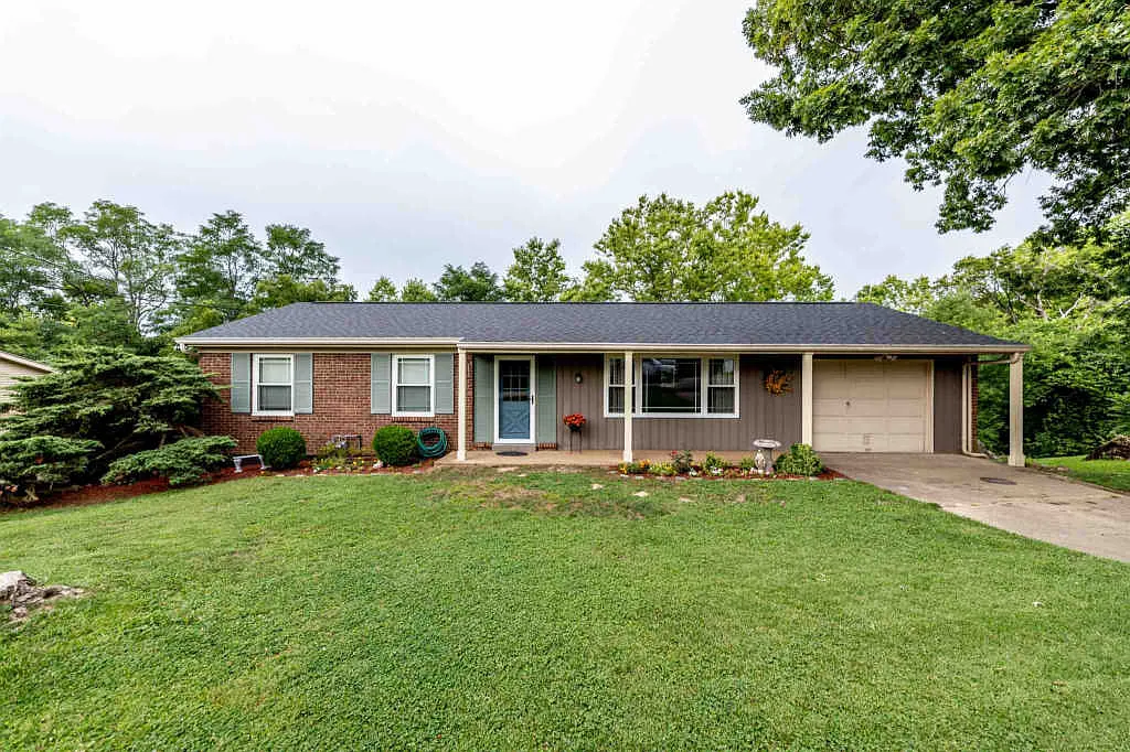 663 Ridgeway Dr photo 1