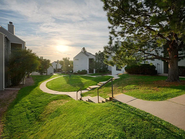 Quail Cove Apartments — Photo 14