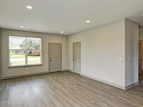 3rd image of 11613 Longevity Ln