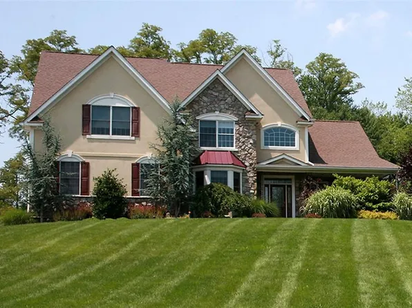 41 Saint Andrews Lane, Hopewell Junction, NY 12533