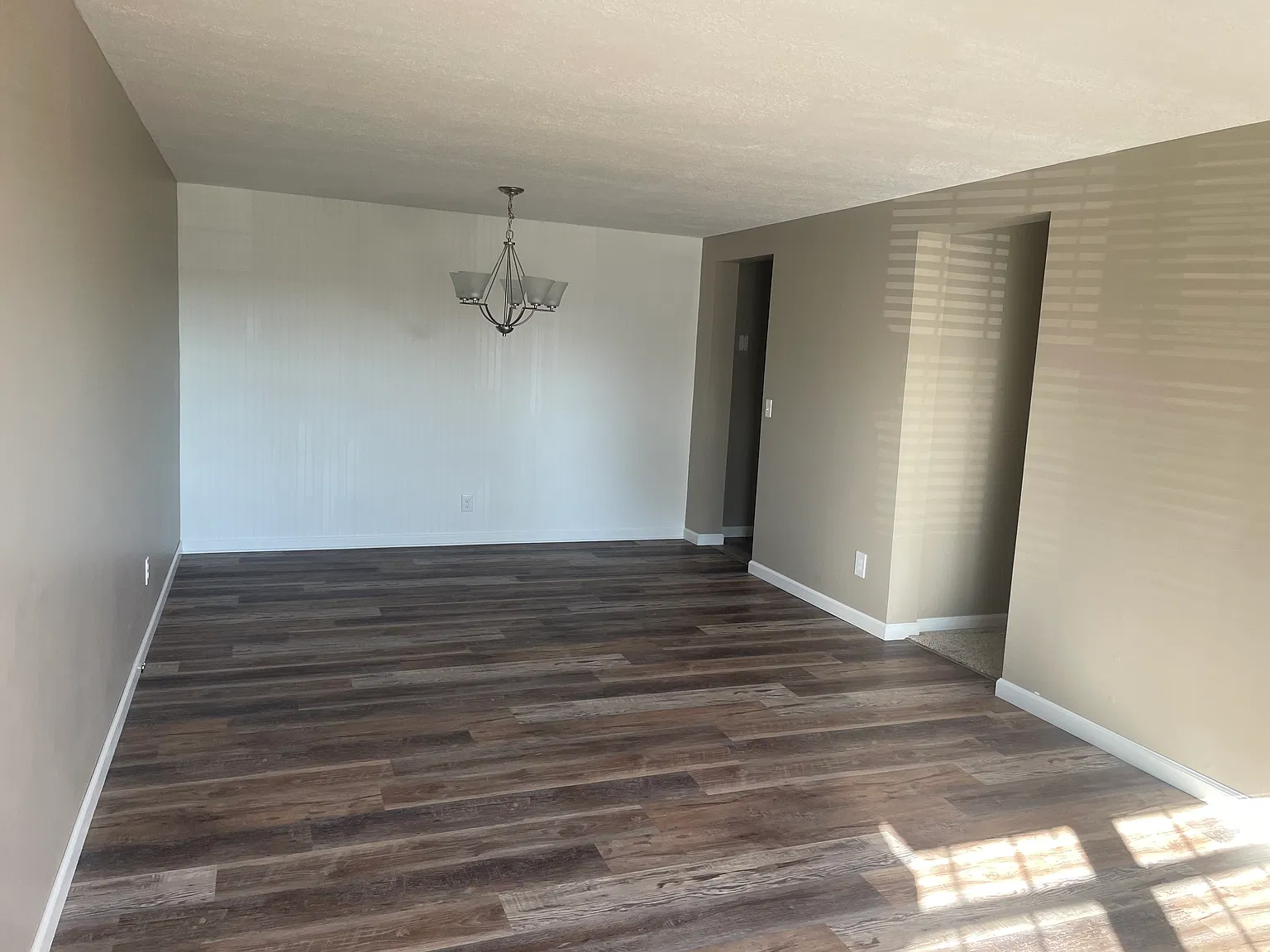 2 bed, 864 sqft, $1,100 — Photo 2