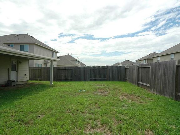 5th image of 10922 Kelly Hill Ct