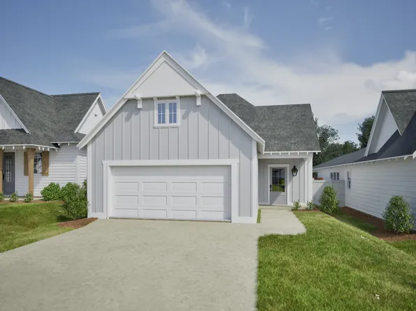 1043 Woodland Ln, Opelika, AL 36801