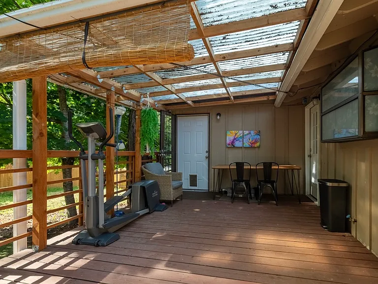 124 Crestwood Dr SW — Photo 18