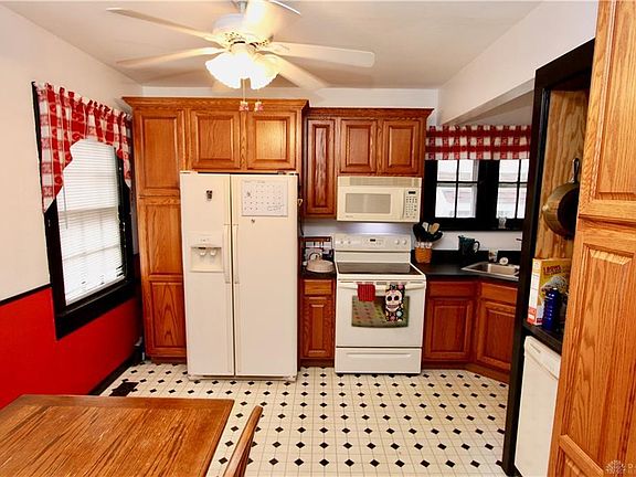 4th image of 1305 Arbor Ave