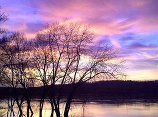 411 Rivercrest Ln, Mason, WV 25260