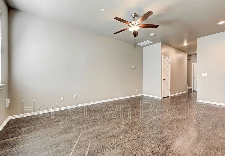 788 SW 13th St — Photo 11