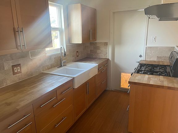 3rd image of 12803 McGee Dr