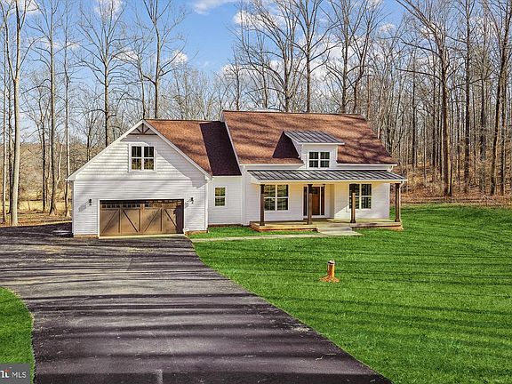 2nd image of 2412 Mountain Rd