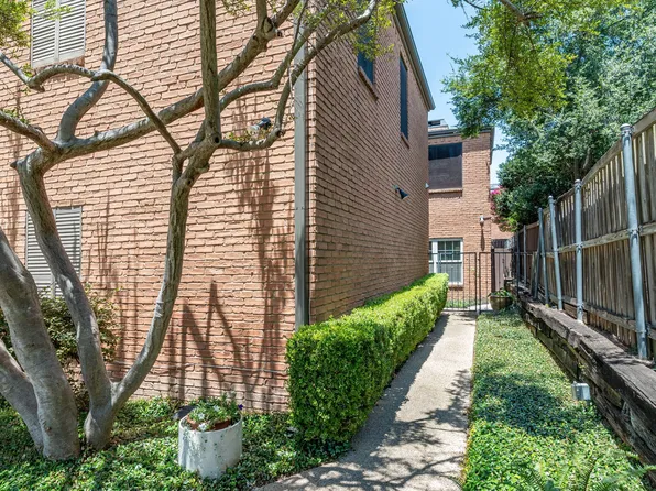17365 Remington Park Cir, Dallas, TX 75252