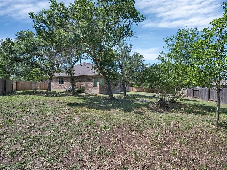 203 Raindance Cv — Photo 31