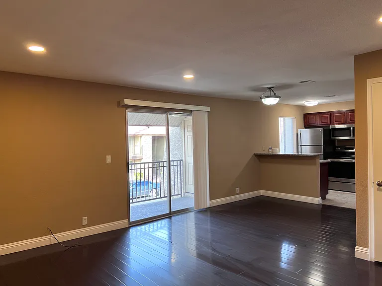 5281 River Glen Dr — Photo 4