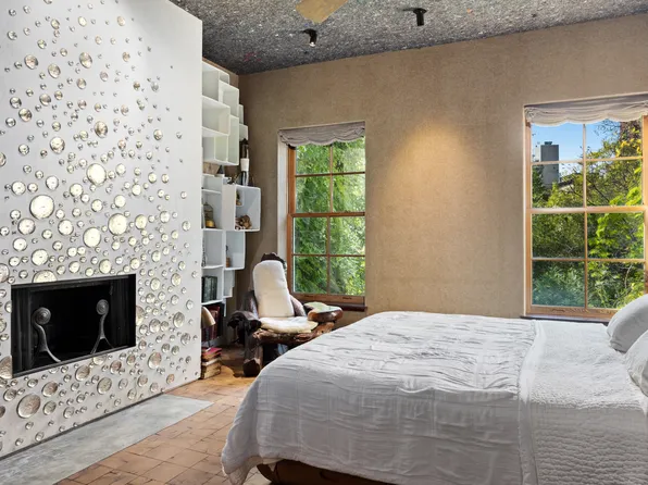 527 Hudson Street image 17 of 24