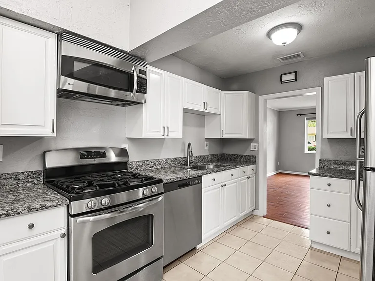 2607 Elizabeth Ave — Photo 10